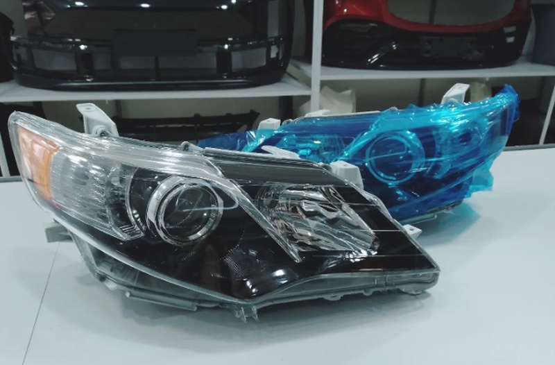 Передние фары на Toyota Camry 3 -2013